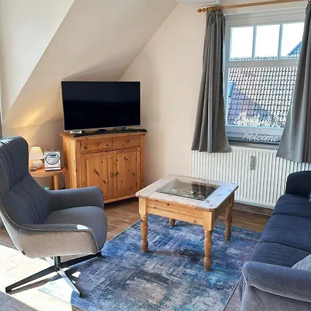 Holiday-1 Apartment *